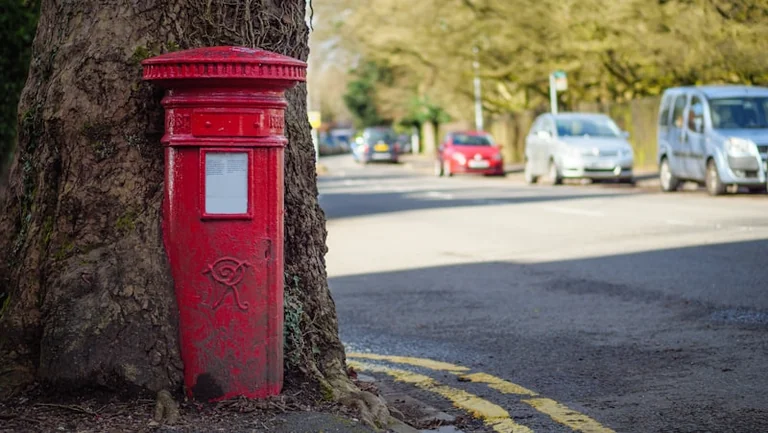 Bath city centre faces postal service gap after branch closure