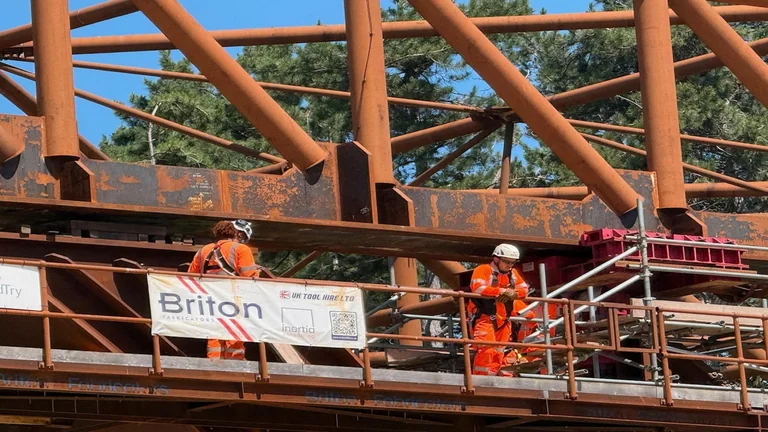 Grantham drivers face lane restrictions as bridge advances