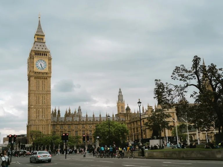 London’s cycle network hits 450km as daily trips rise
