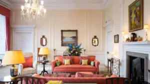 Edinburgh tours open Queen Elizabeth II’s private rooms